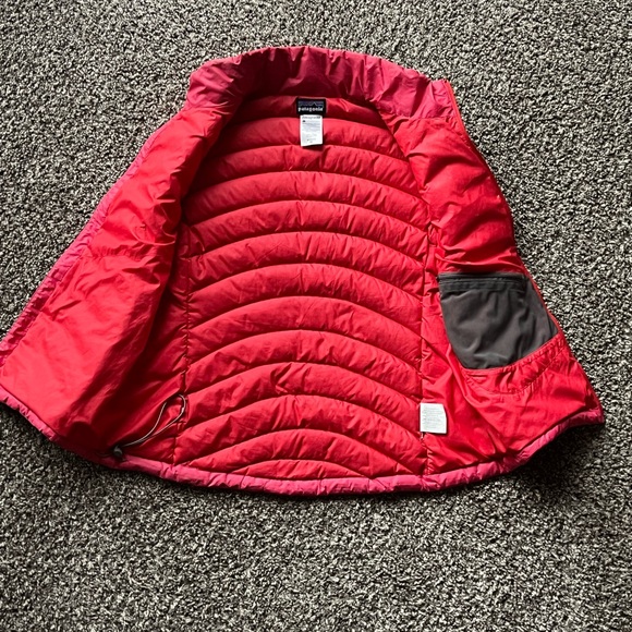 Hot Pink Patagonia Puffer Vest - Picture 3 of 8